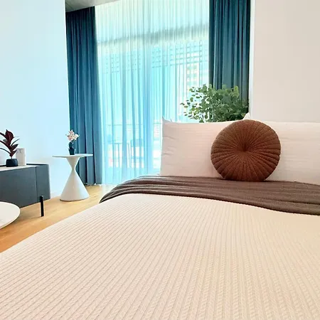 Exclusive 1br With Balcony & Pool Access - Up-site Bucharest
