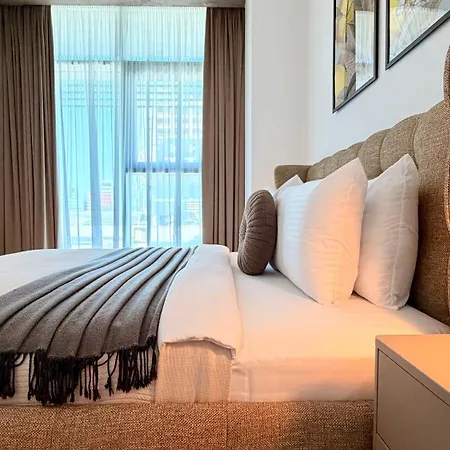 Apartment Exclusive 1br With Balcony & Pool Access - Up-site