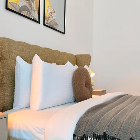 Apartment Exclusive 1br With Balcony & Pool Access - Up-site Bucharest